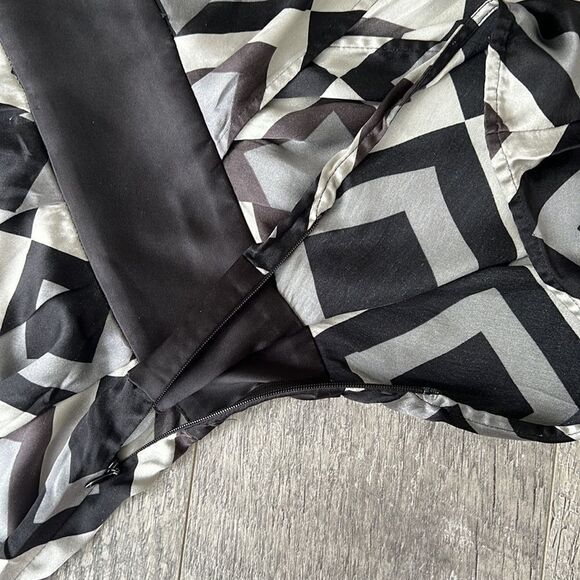 Express 95% silk mini summer black gray dress Sz XS - Picture 5 of 9